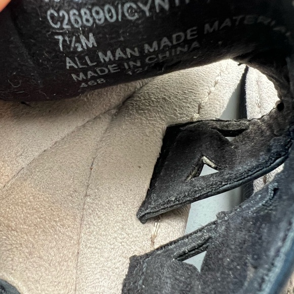 Cliffs by White Mountain Cynthia Thong Sandal size 7.5 m - Picture 4 of 7